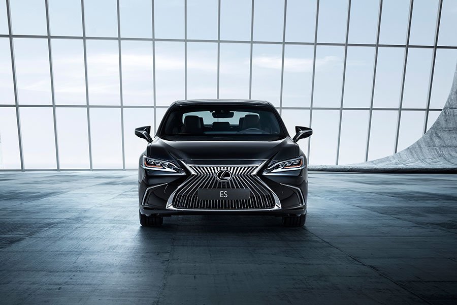 2019-Lexus-ES